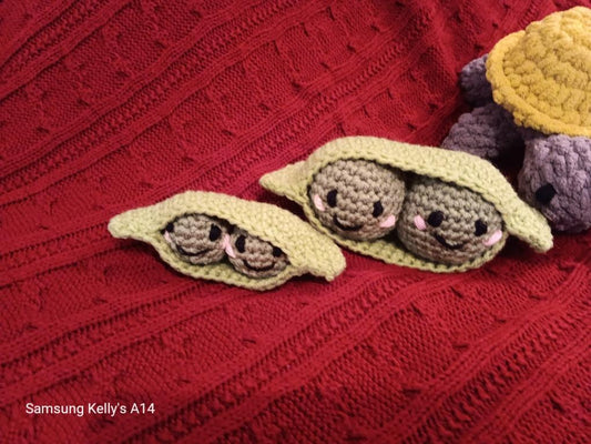 Small Pea Pod Plushie